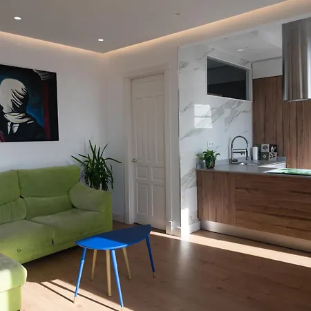 Comodo Y Moderno Piso En El Centro De * Santander