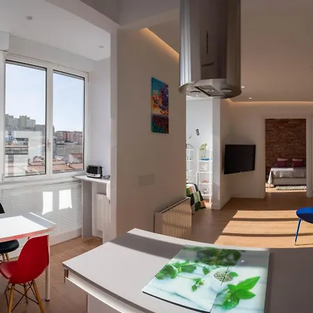 Comodo Y Moderno Piso En El Centro De * Santander