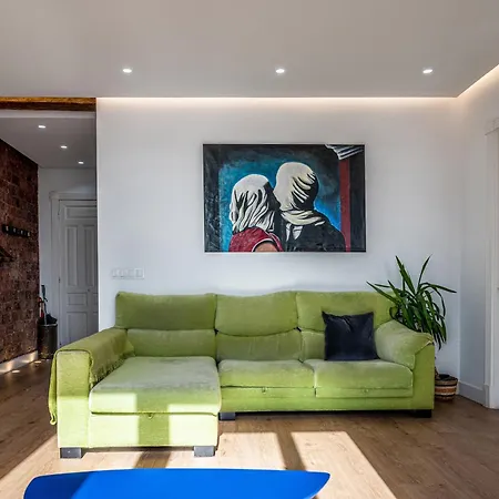 Comodo Y Moderno Piso En El Centro De *