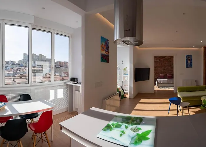 Comodo Y Moderno Piso En El Centro De * Santander