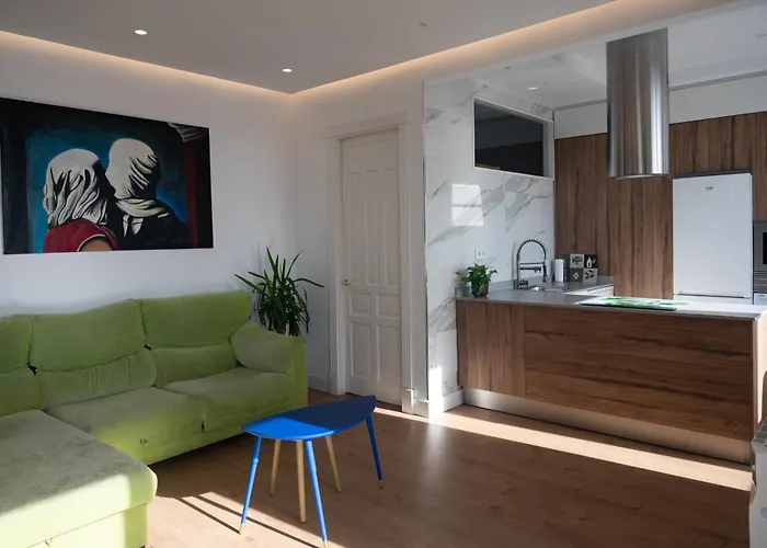 Comodo Y Moderno Piso En El Centro De * Santander