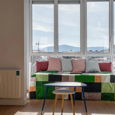 Comodo Y Moderno Piso En El Centro De * Santander